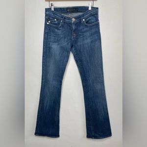 Rock & Republic Women’s Denim Blue Jeans w/Logo Embroidered on Pockets.